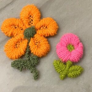 (2) Vintage Handmade Orange and Pink Yarn Flower Patches sew appliqué